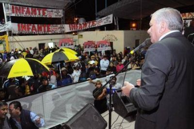�Queremos que los j�venes no busquen trabajo en otras provincias, porque el futuro est� en Santiago�