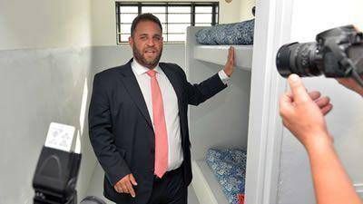 Trasladan presos de Comodoro a penitenciarias de Esquel y Rawson