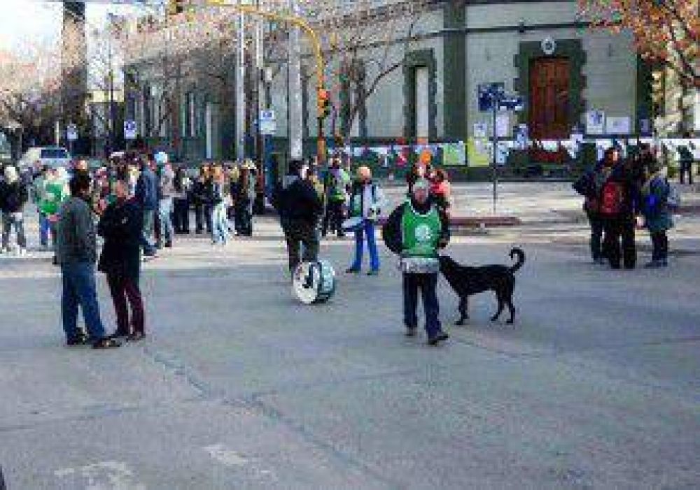 ATE para y pide por mejoras en los hogares de menores 