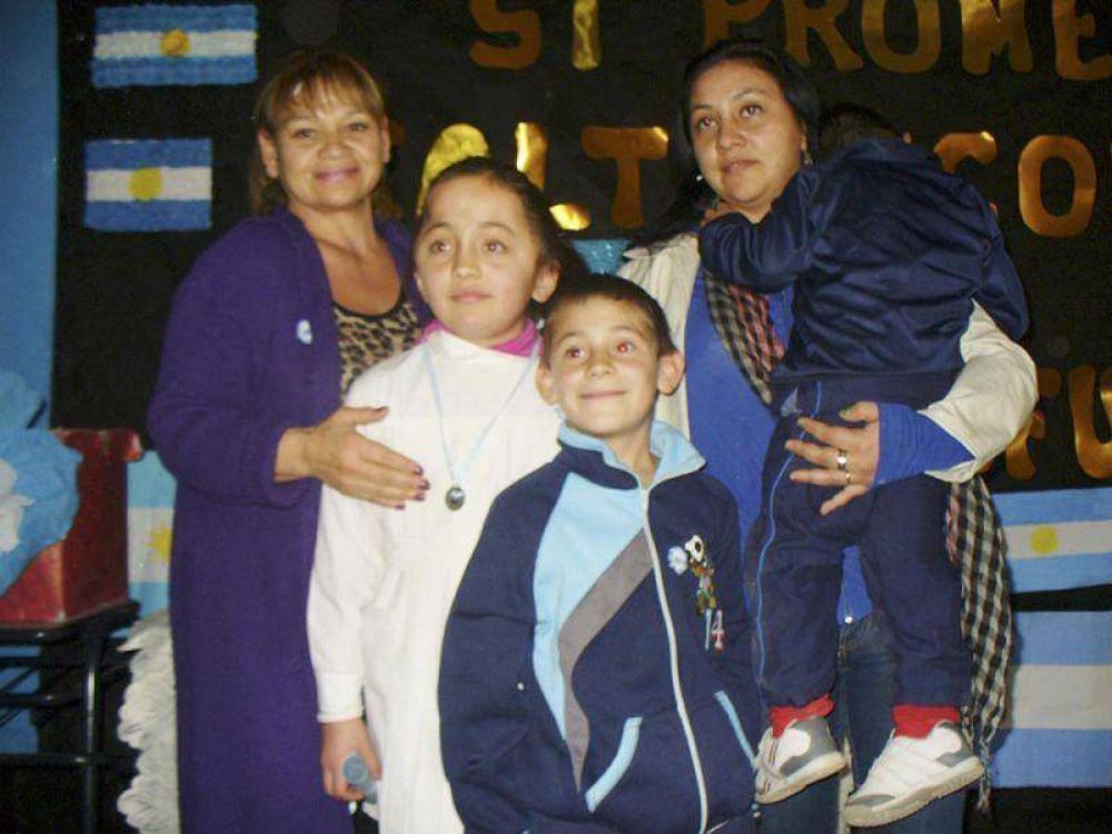 Emotiva promesa de lealtad a la bandera en la Escuela 367