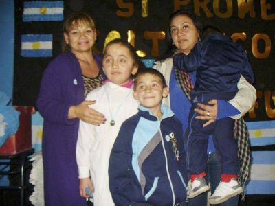 Emotiva promesa de lealtad a la bandera en la Escuela 367