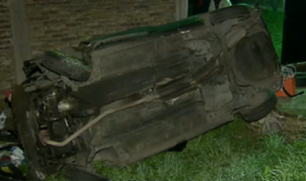 Claypole: Un auto se incrust� en una casa y el conductor muri�