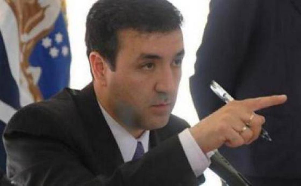 Grasso trat� de �inconsecuente� la postura de los ediles radicales sobre la denominaci�n de calles
