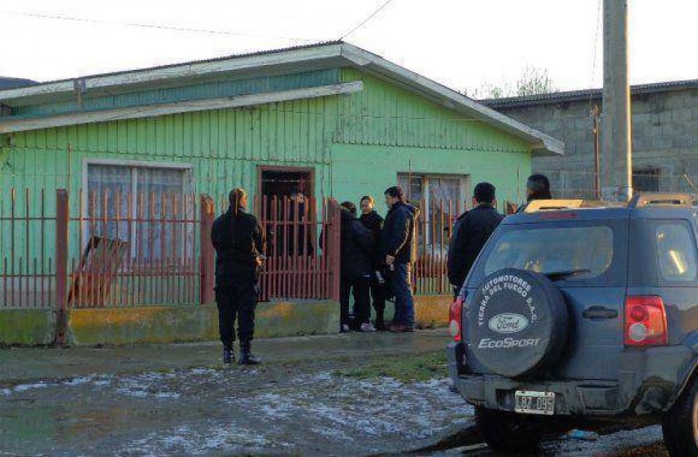 Delincuentes robaron dos viviendas vecinas a plena luz del d�a