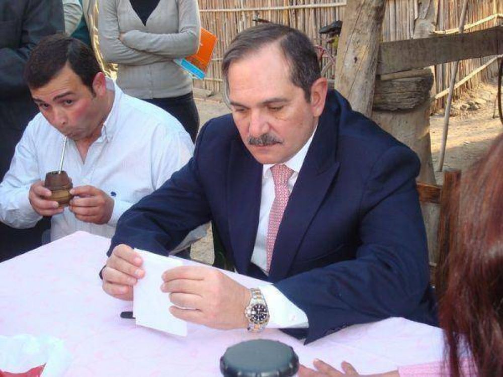 Alperovich asegur� que la econom�a tucumana entr� en recesi�n