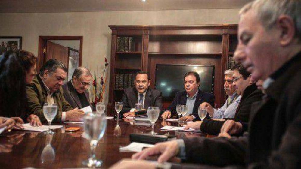Sin homenajes ni manifestaciones generales sesionar� la Legislatura