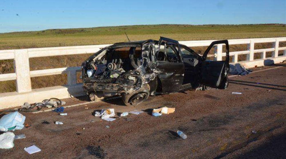 Tragedia en la ruta 35: un joven, una mujer y un beb� mueren en un accidente 5 