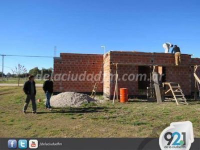 El Intendente de Puan control� las obras del Plan Buenos Aires Hogar de Darregueira