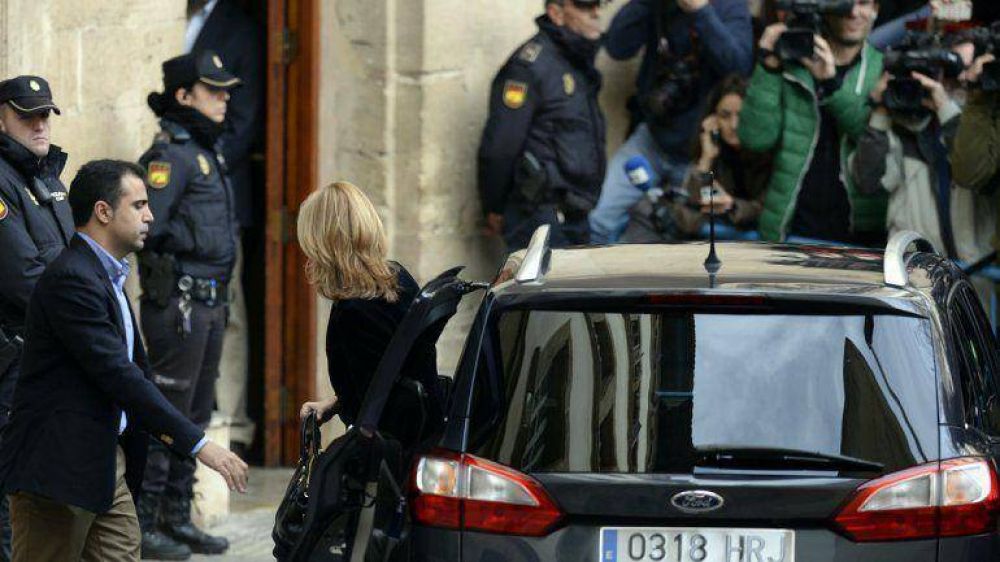 Espa�a: el juez procesa a la infanta Cristina por delito fiscal y blanqueo de capitales