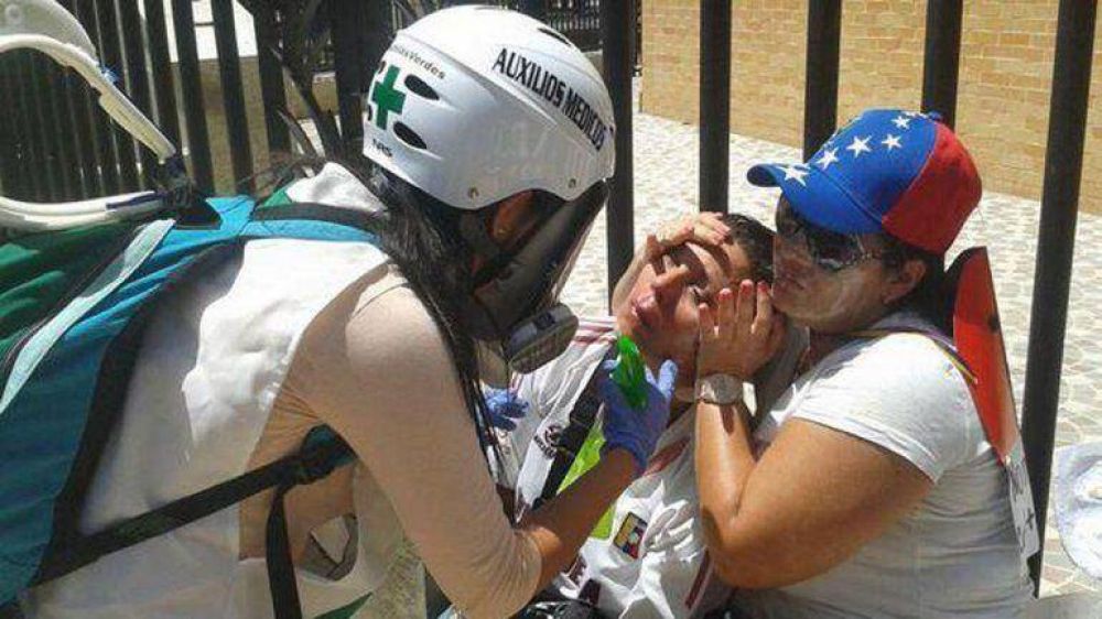 Represin en Venezuela: al menos 20 heridos por disparos de perdigones contra estudiantes