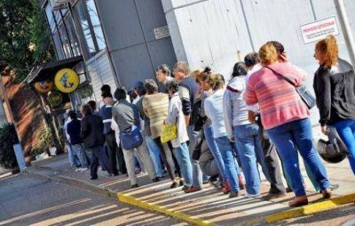 Son $1.000 millones en salarios y 75 mil familias expectantes por cobrar