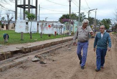 El Don Bosco luce nuevos cordones cunetas y desag�es pluviales