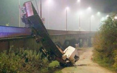 Estaba alcoholizado el chofer del cami�n que qued� colgando en Z�rate