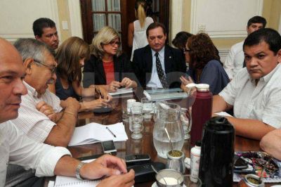 Docentes: no se volver� a discutir el salario