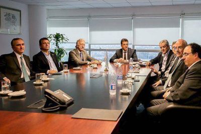 Massa recibi� al Foro de Convergencia Empresarial