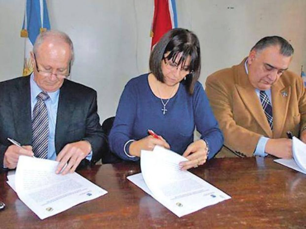 Beltr�n incorporar� a 30 polic�as comunitarios