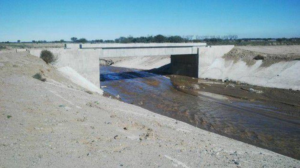 Con la inauguraci�n de un puente vuelve el tren de cargas a la provincia