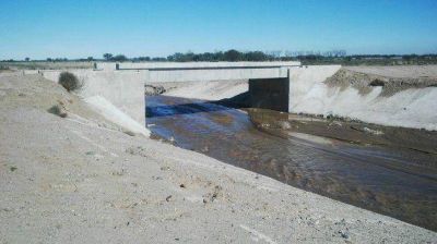 Con la inauguraci�n de un puente vuelve el tren de cargas a la provincia