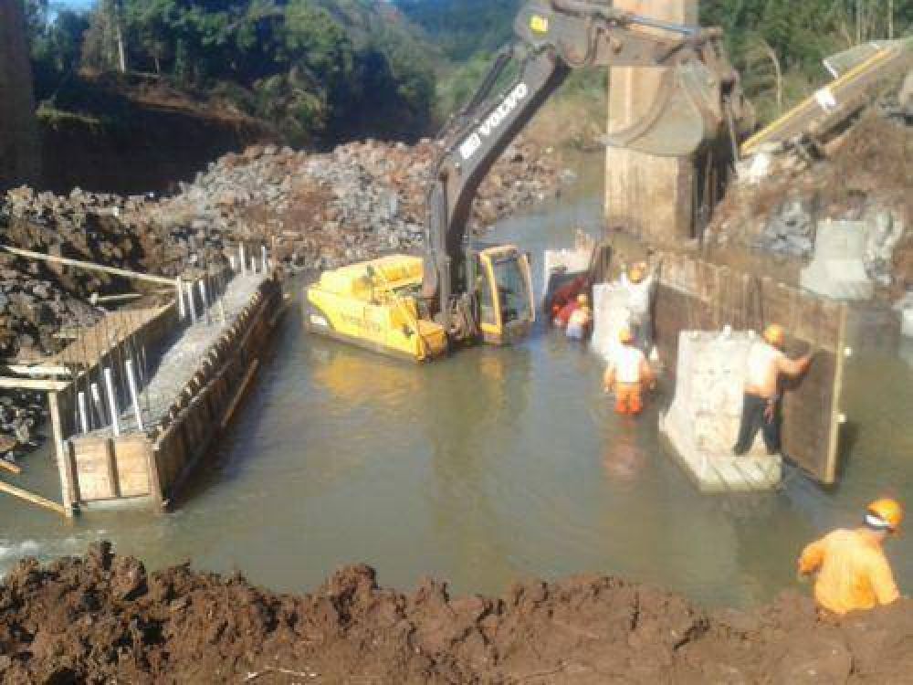 Avanza la construcci�n del nuevo puente Acaragu�