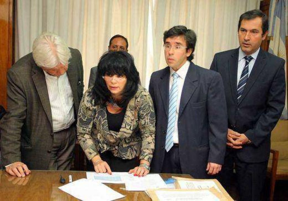 En medio de los debates con YPF avanzan las licitaciones petroleras en el sur provincial