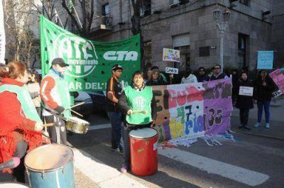 Personal educativo y maestros protestaron y pidieron soluciones para las escuelas provinciales