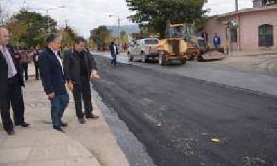 La provincia dice que este a�o asfalt� casi mil cuadras en Capital