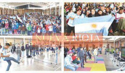 Los riojanos gritaron con fervor los tres goles de la Argentina