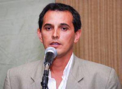 Mansilla dej� su banca y asumir�a Jorge Bisio