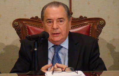 Jorge pas� a planta permanente a 231 personas que trabajaban como personal contratado