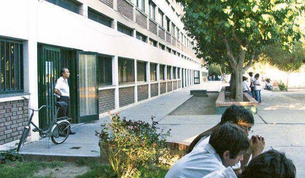 Por los paros, desde la UNSJ analizan extender otra vez el ciclo lectivo