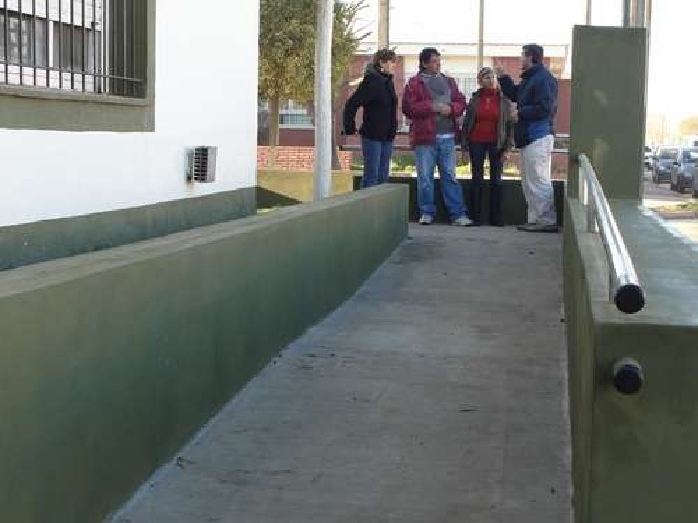 Se construy� rampa de accesibilidad en centro de salud