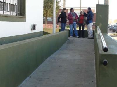 Se construy� rampa de accesibilidad en centro de salud