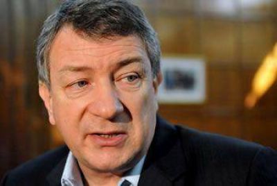 YAUHAR: LA JUSTICIA TIENE QUE DETERMINAR SI BUZZI ES SOMETIDO A UN JUICIO POL�TICO