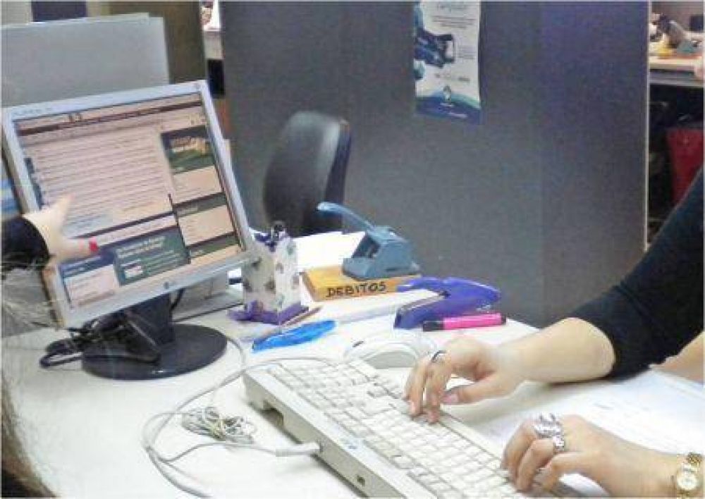 Rentas invita a vecinos a realizar tr�mites desde su hogar