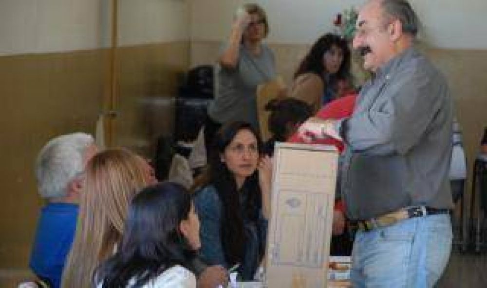Denuncian al exlegislador Mensi por compra de votos en Coronel Pringles