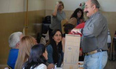 Denuncian al exlegislador Mensi por compra de votos en Coronel Pringles