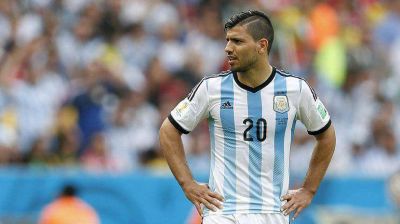 Por una lesi�n, Ag�ero podr�a perderse el resto del Mundial