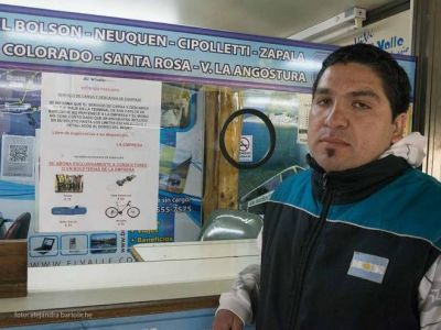 Empresa de transporte sugiere no pagar propina a maleteros