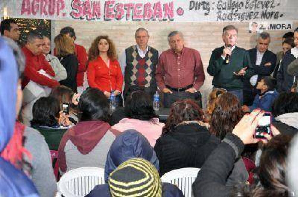 Vecinos de distintos barrios de la ciudad apoyaron la candidatura de Hugo Infante