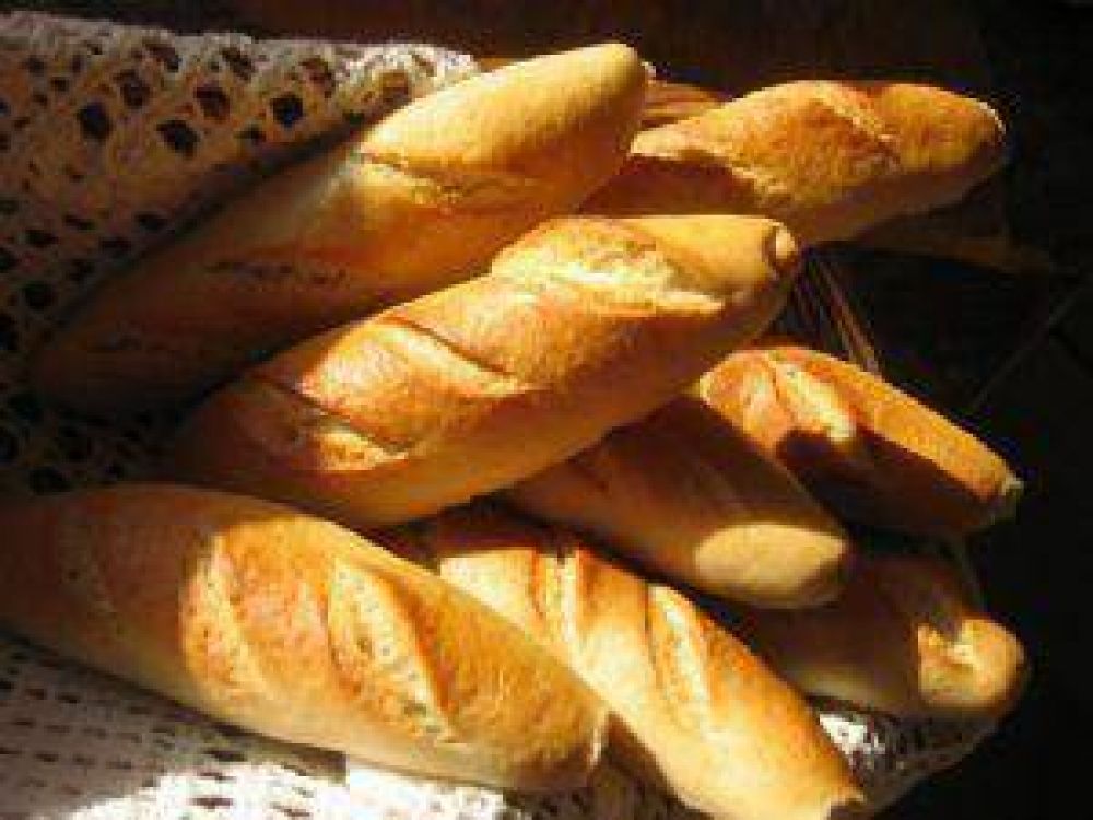 Panaderos de San Juan descartan suba en el precio del pan por las bajas ventas
