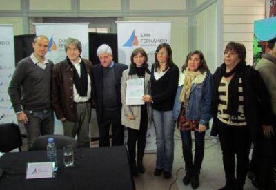 Andreotti entregó un apoyo económico al Consejo Escolar de San Fernando 