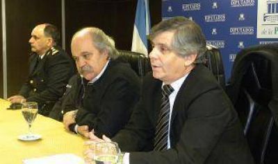 Diputado Britos encabez� homenaje a polic�as ca�dos en cumplimiento del deber