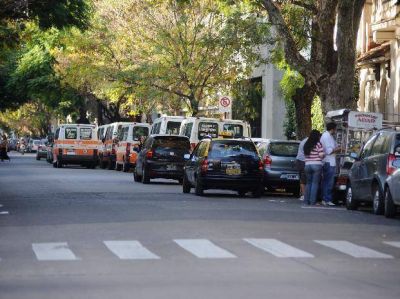 El Concejo Municipal aprob� la prohibici�n para estacionar en diez calles del centro