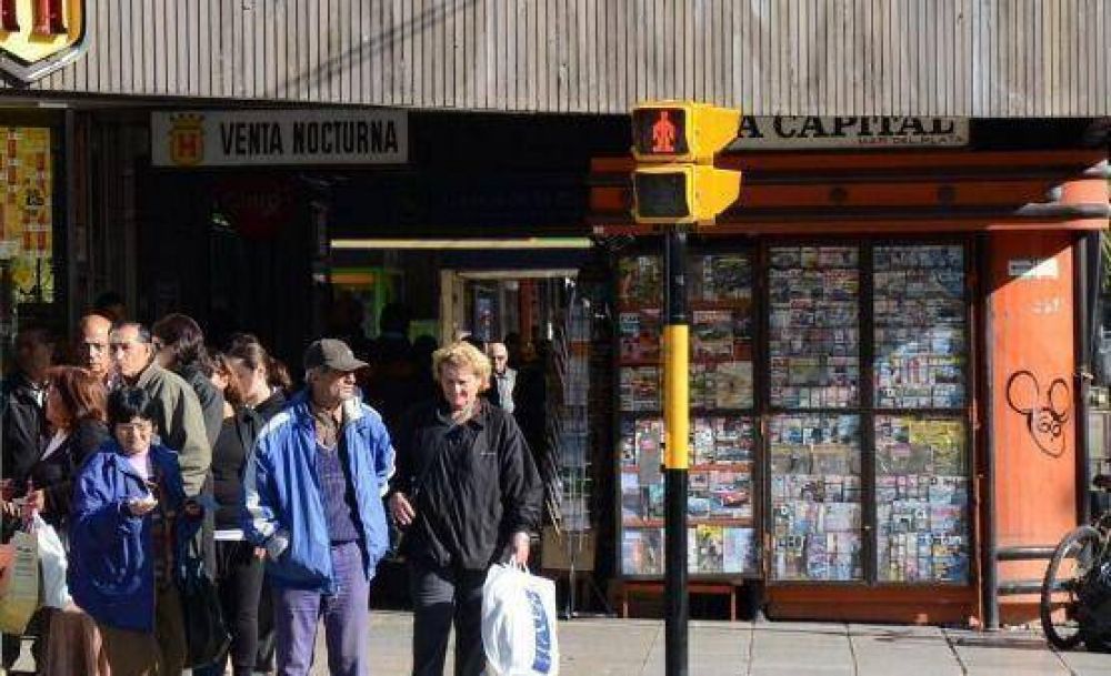 Peatones atraparon a exhibicionista que manose� a una joven en el centro