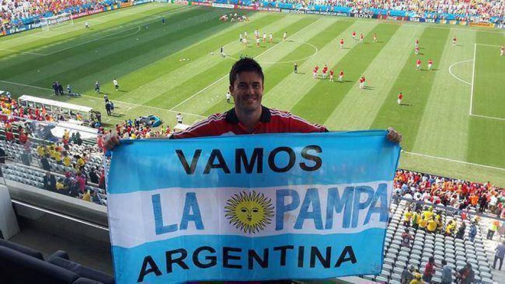 Un pampeano se plant� desafiante ante los brasileros que hicieron la canci�n anti-argentina