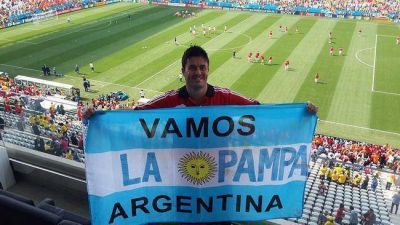 Un pampeano se plant� desafiante ante los brasileros que hicieron la canci�n anti-argentina