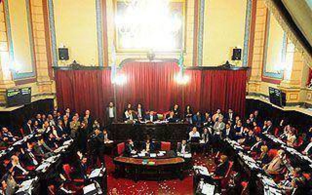 El proyecto para crear la polic�a comunal se gir� a comisi�n