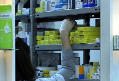 Multar�n a farmacias si no bajan precios