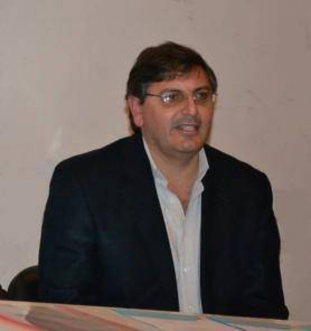 ABARCA SOLICITA EL GAS PARA DEL CARRIL JUNTO CON POLVAREDAS