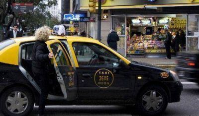 Se viene otro aumento del taxi